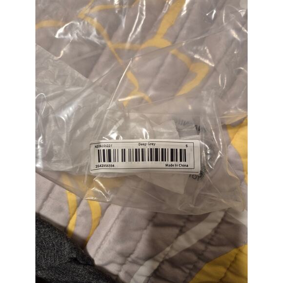 Christmas Crew Tshirt-Size Small- NWT - Picture 6 of 7